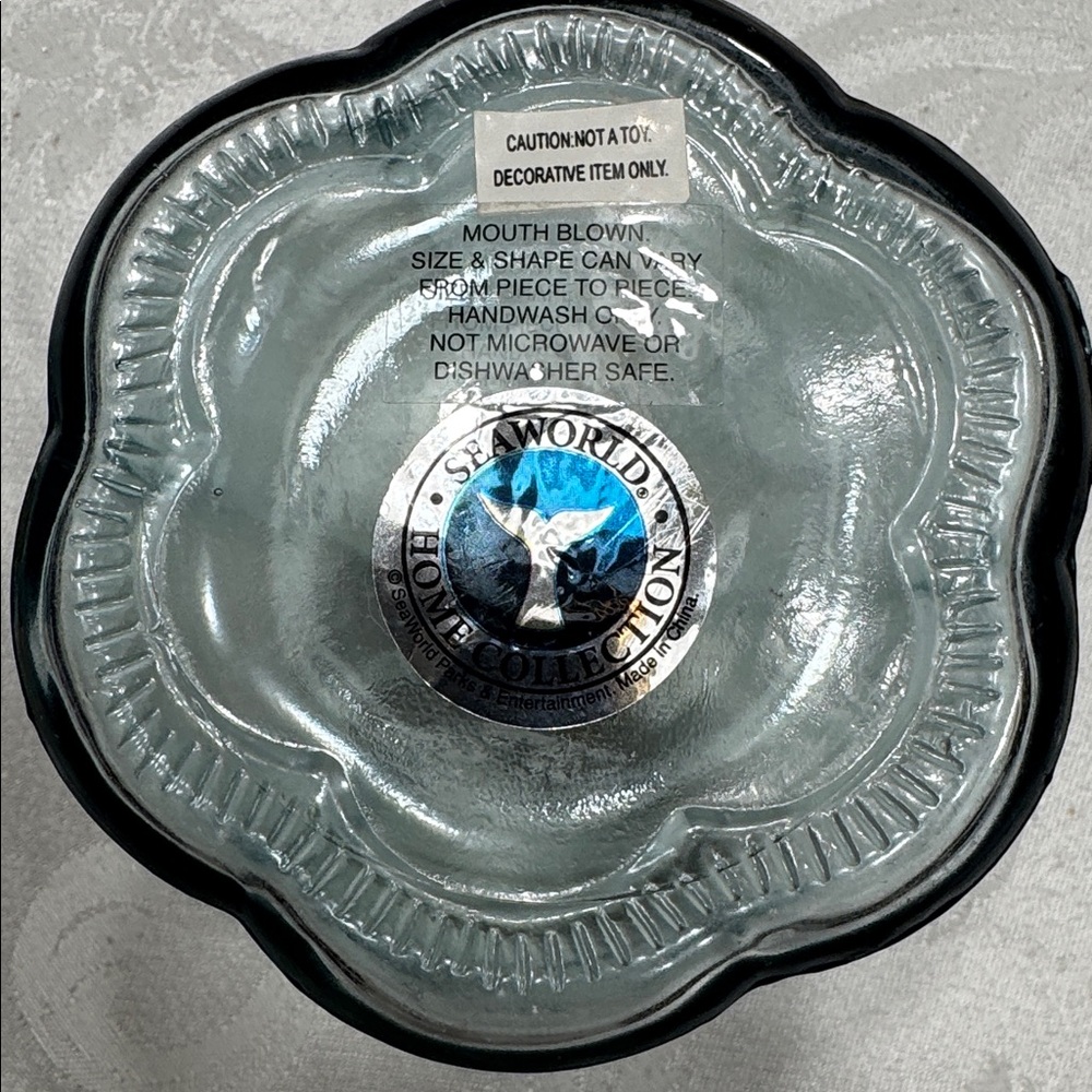 (2) RARE Vtg. (NEW) Sea World dolphin deccanters. - Picture 6 of 9